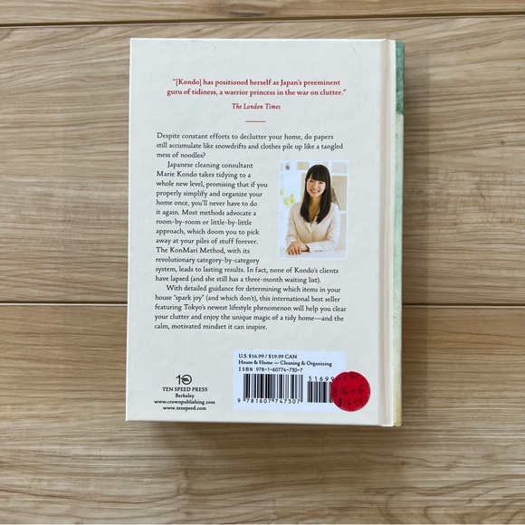 Marie Kondo The Life Changing Magic of Tidying Up - Picture 2 of 2